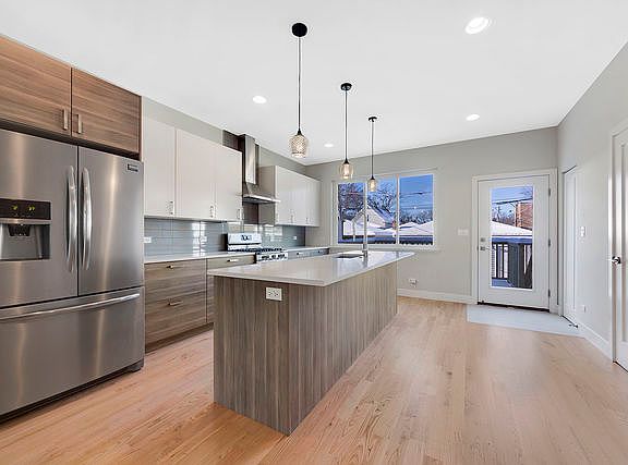 5th image of 3917 W Belden Ave