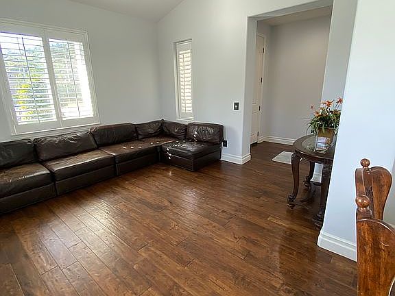 4th image of 10265 Horsehaven St