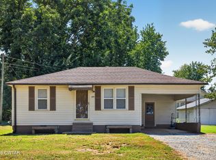 499 E College St, Dyer, TN 38330