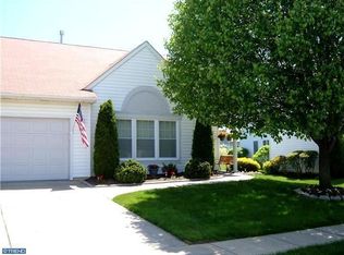 70 Lantern Ln, Columbus, NJ 08022