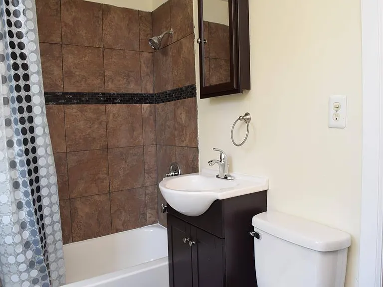 113 Lexington Ave #2 — Photo 10