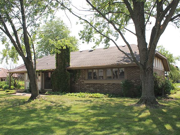 5th image of 8250 Chertsey Ct