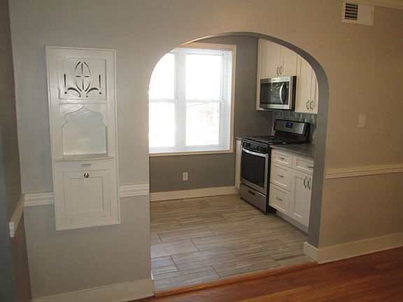 Dining Room Entrance to Kitchen