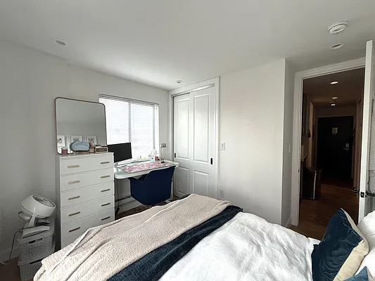 Rented by Akam Sales and Brokerage | media 15