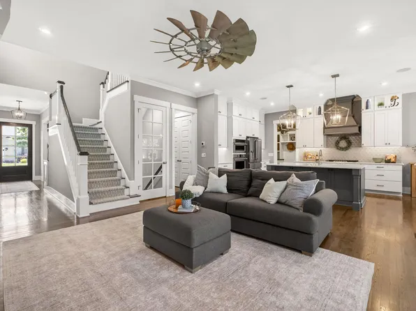 2844 Greenbank Mill Dr, Fuquay Varina, NC 27526
