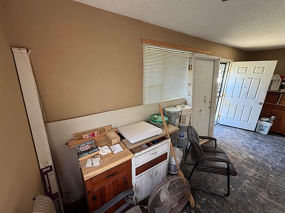 5th image of 1068 Buckner Rd