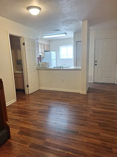 2136 SW 39th Dr Photo 1