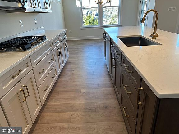 4th image of 124 Bridge Valley Rd #26