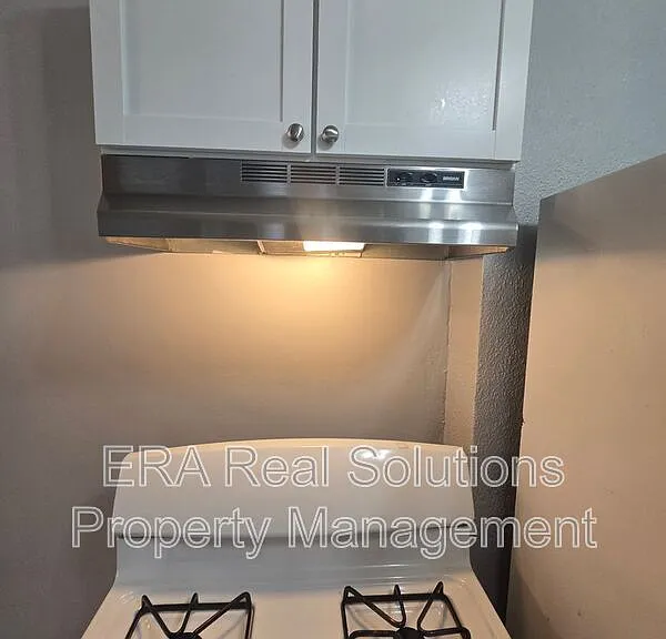 693 N Dawson Ave — Photo 7
