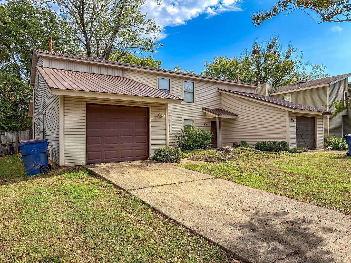 * Move-In Special * Gorgeous 2 Bed / 2 Bath Duplex off of Brooken Hill in Fort Smith — Photo 1