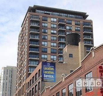 13th flr unit at 400 W Ontario
