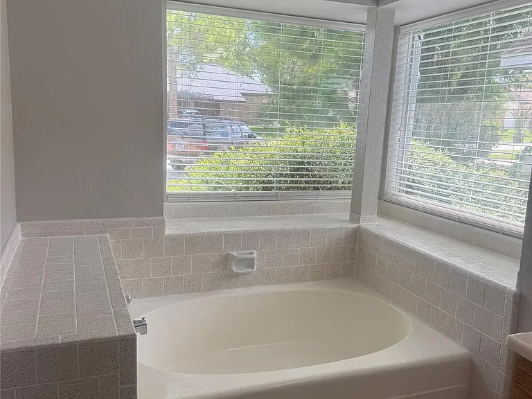 15702 Roxton Ridge Dr — Photo 24
