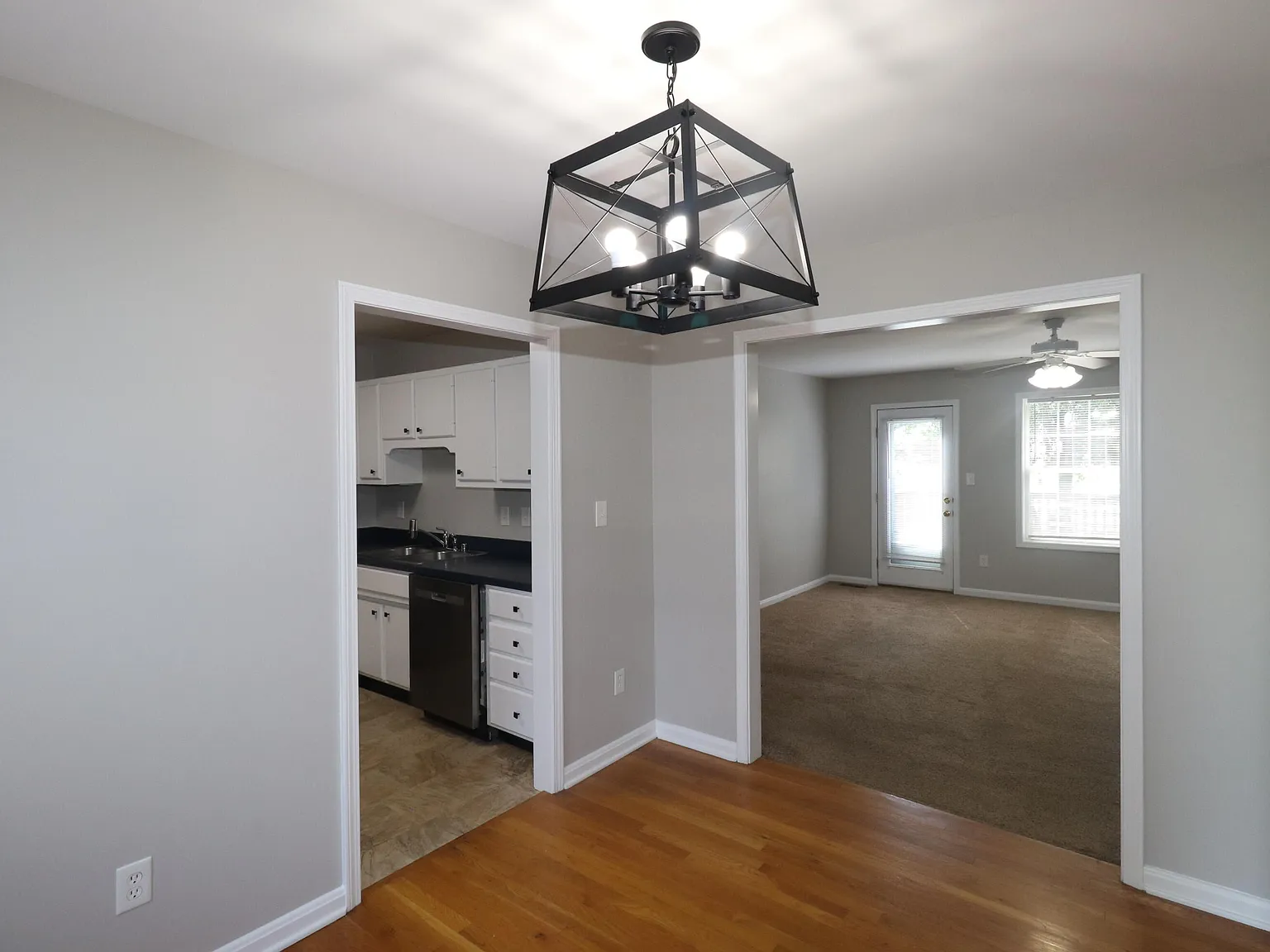 3 bed, 2.0 bath, 1529 sqft, $1,995 — Photo 4