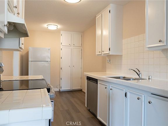 4th image of 2386 E Del Mar Blvd Unit 203