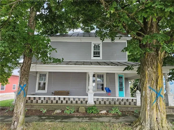 104 N Main St, Palestine, OH 45352