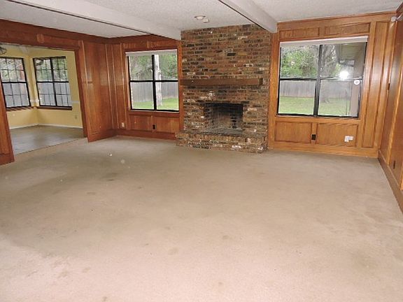 3rd image of 1410 Cardinal Creek Dr
