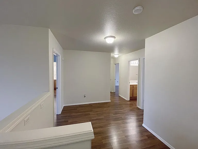 4256 SE Russell St — Photo 7