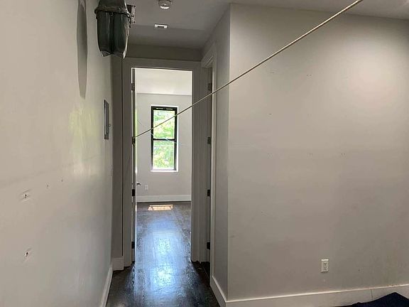 5th image of 326 E 117th St APT 4