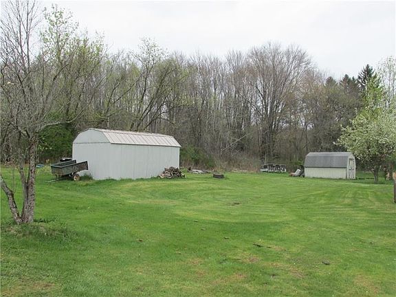 5th image of 101 Birchwood Dr