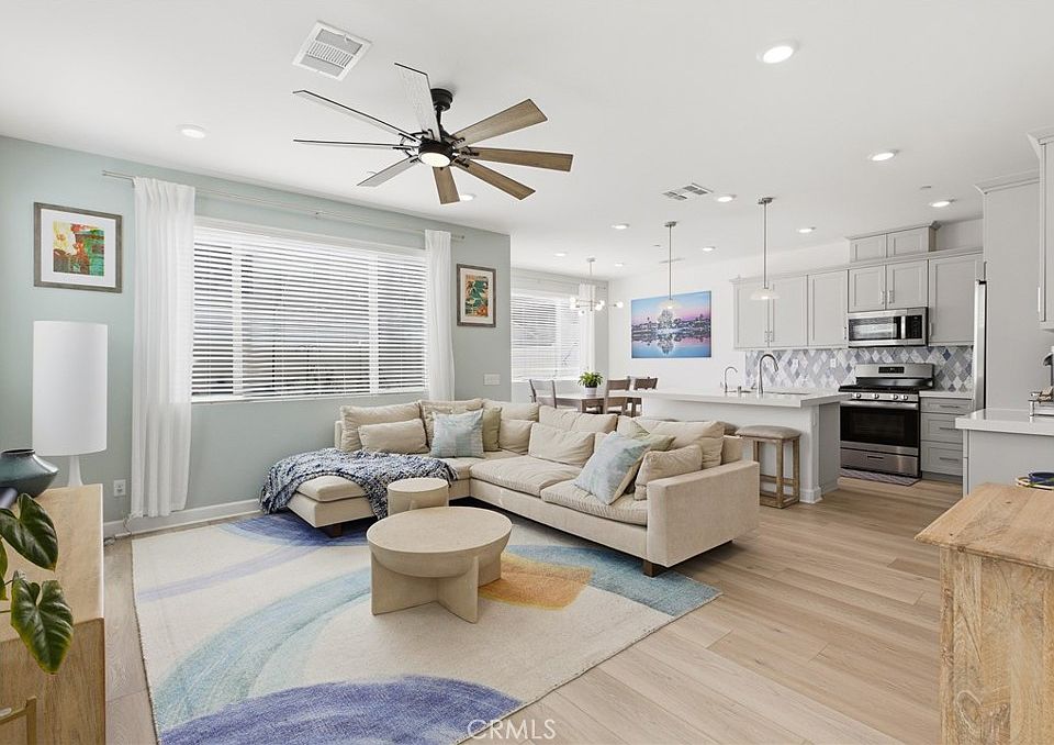 1st image of 1119 Barry Pl