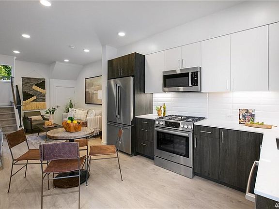 5th image of 422 10th Ave E #B