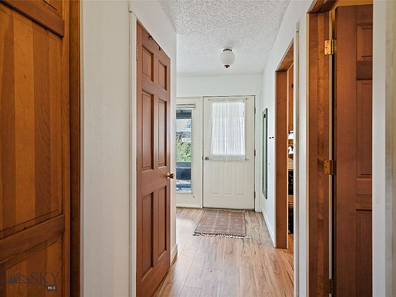 4th image of 206 Pioneer Dr APT 44
