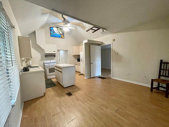 Central Living Kitchen Combo