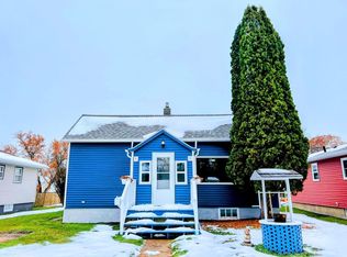 335 6th St SE, Rugby, ND 58368