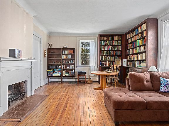 5th image of 203 Clinton Ave