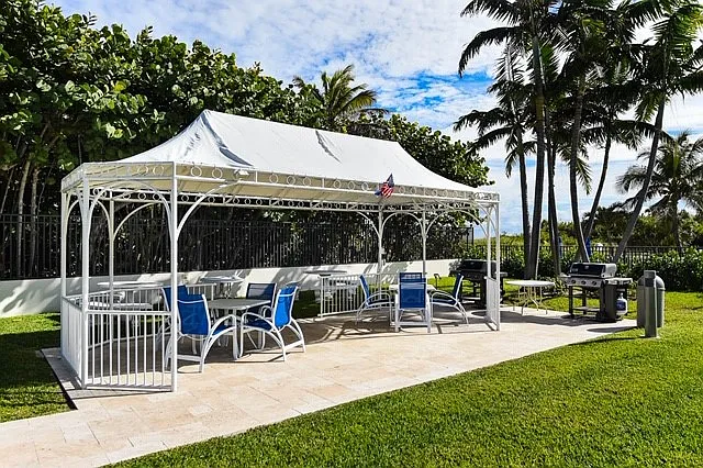 Pool area Gazebo with Grills