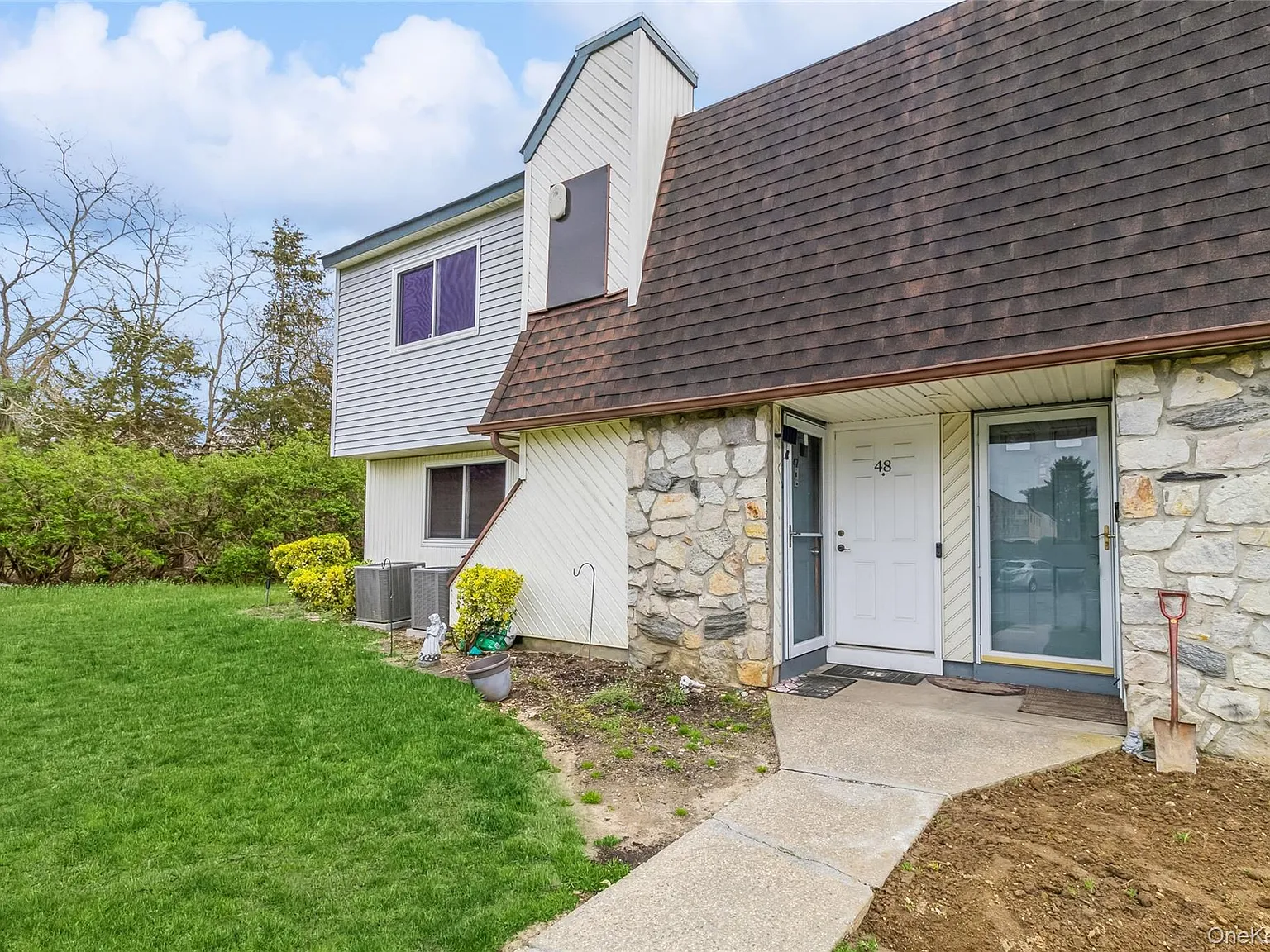 2 bed, 1.0 bath, 950 sqft, $2,700 — Photo 2
