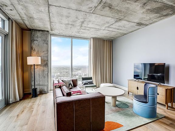4th image of 48 East Ave #2504