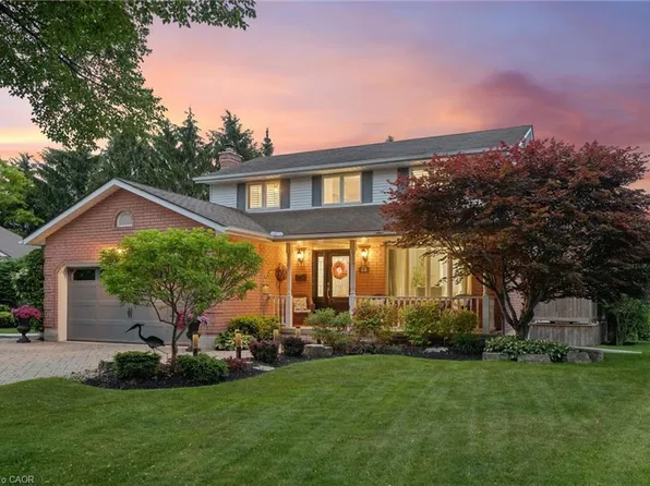 18 Dunnington Ct, Kitchener, ON N2A 3M5