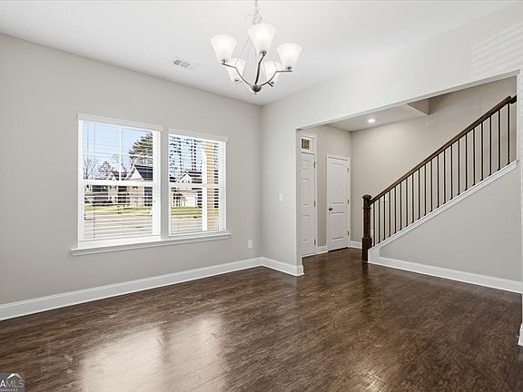 5th image of 456 Pearson Cir