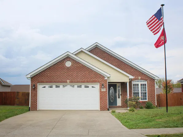 305 Village Dr, Berea, KY 40403