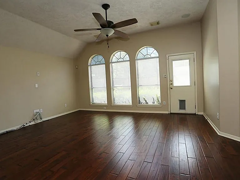 1718 Calmar Dr — Photo 6