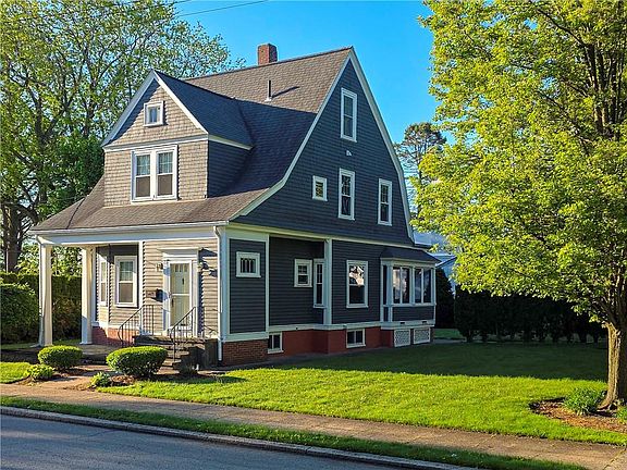 2nd image of 225 Hunts Ave