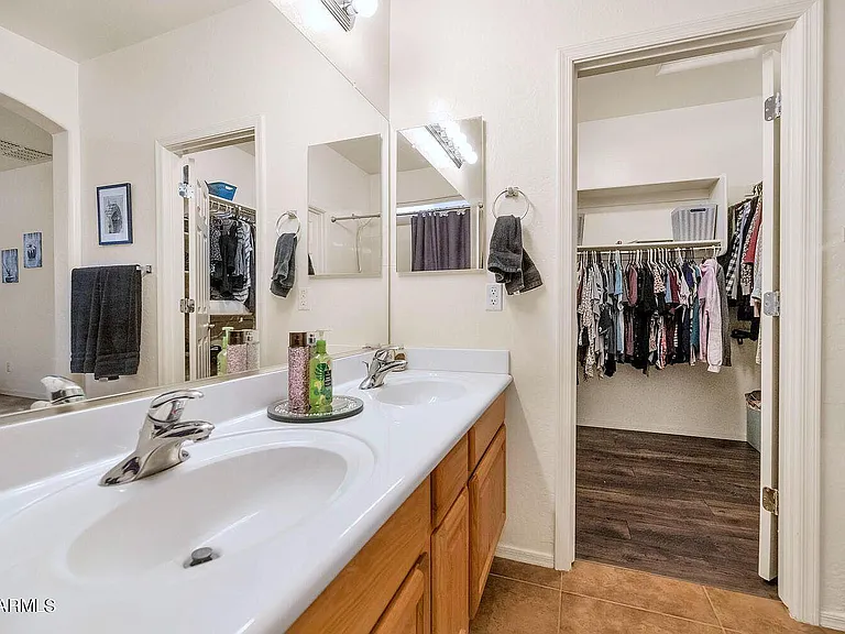 3315 E Merlot St — Photo 15