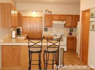 1218 Crystal Pl E, Chaska, MN 55318