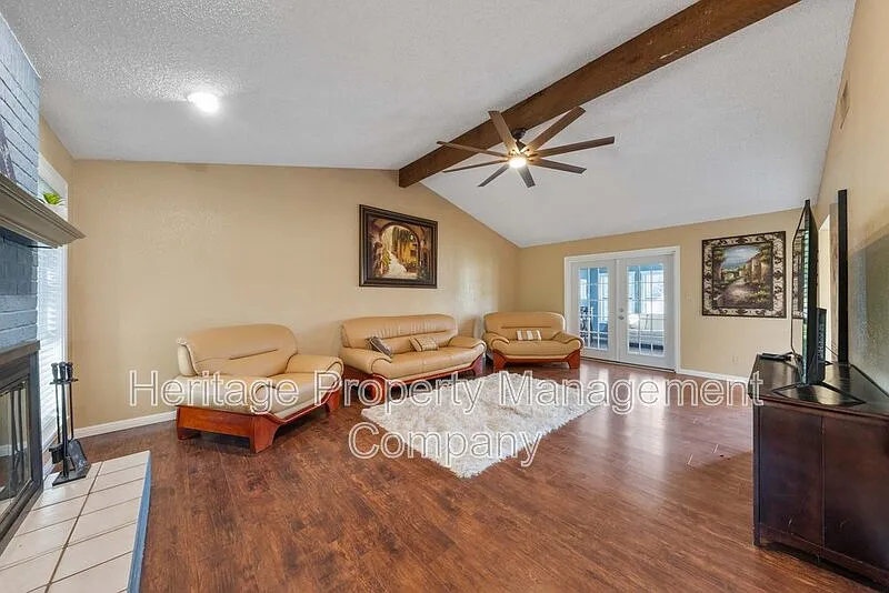 3 bed, 2.0 bath, 1505 sqft, $2,000 — Photo 4