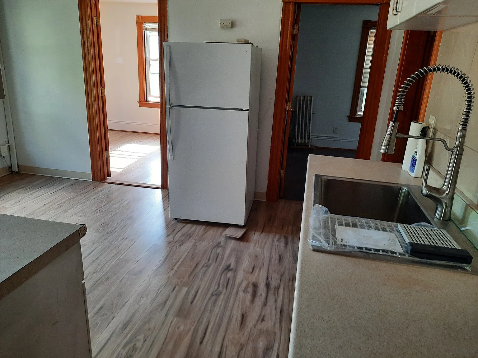3 bed, 900 sqft, $3,300 — Photo 1