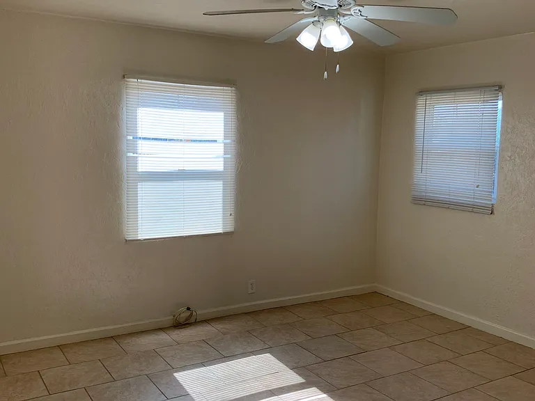 1005 E Water St #2 — Photo 6