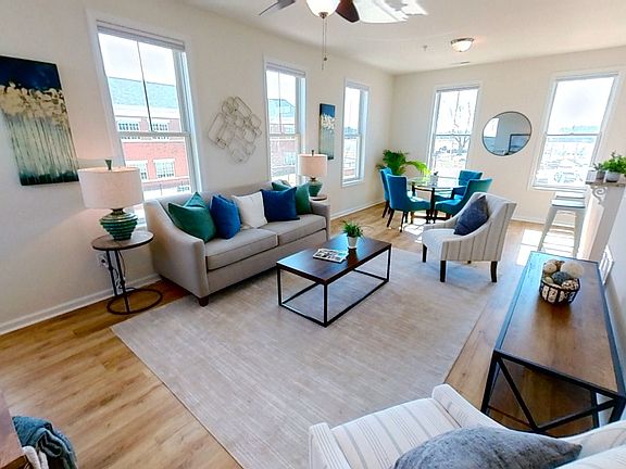4th image of 801 Mapleton Ave APT 1