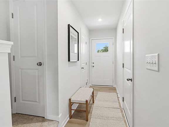 3rd image of 104 South Dr