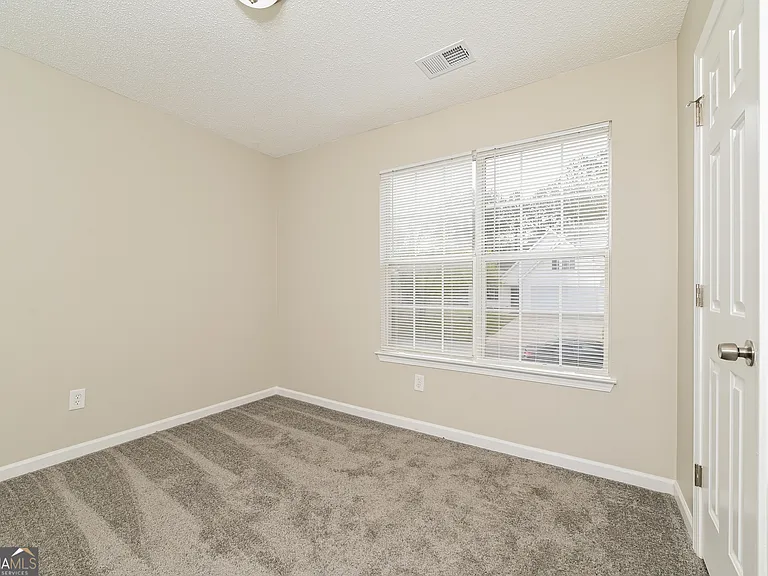 1204 Redbud Ct — Photo 14