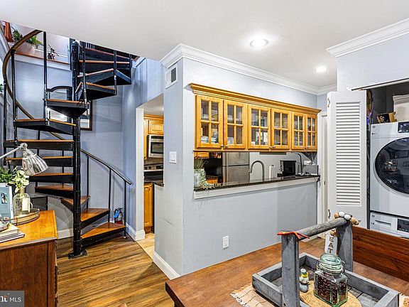 4th image of 1712 Wallace St APT 101