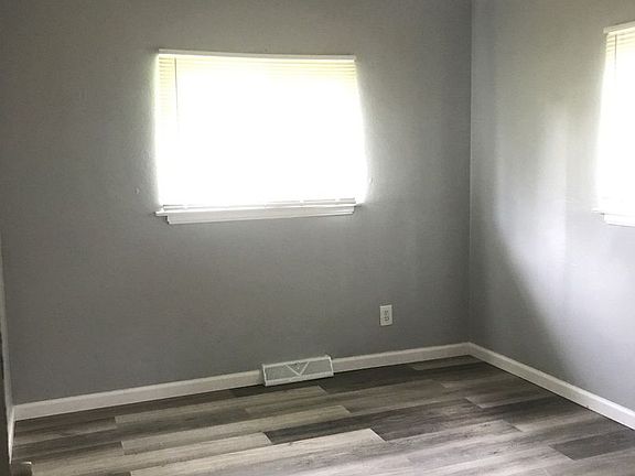 4th image of 9112 Huiskamp Ave