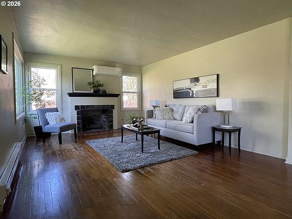 3rd image of 465 Davis St