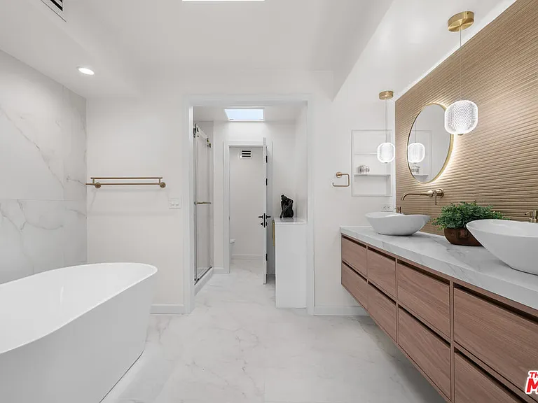 9509 W Olympic Blvd — Photo 26