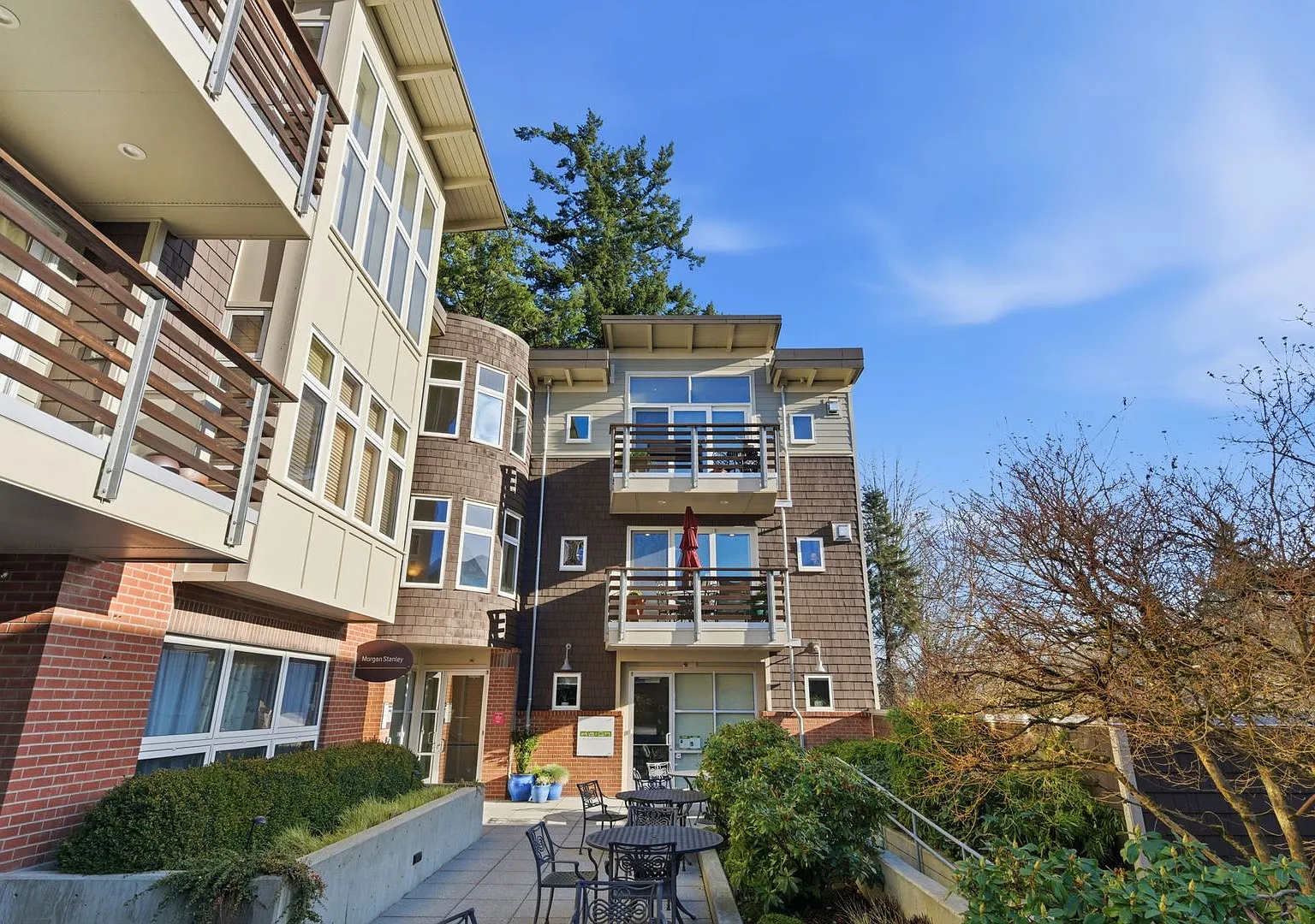 Furnished Bainbridge Condominium — Photo 1